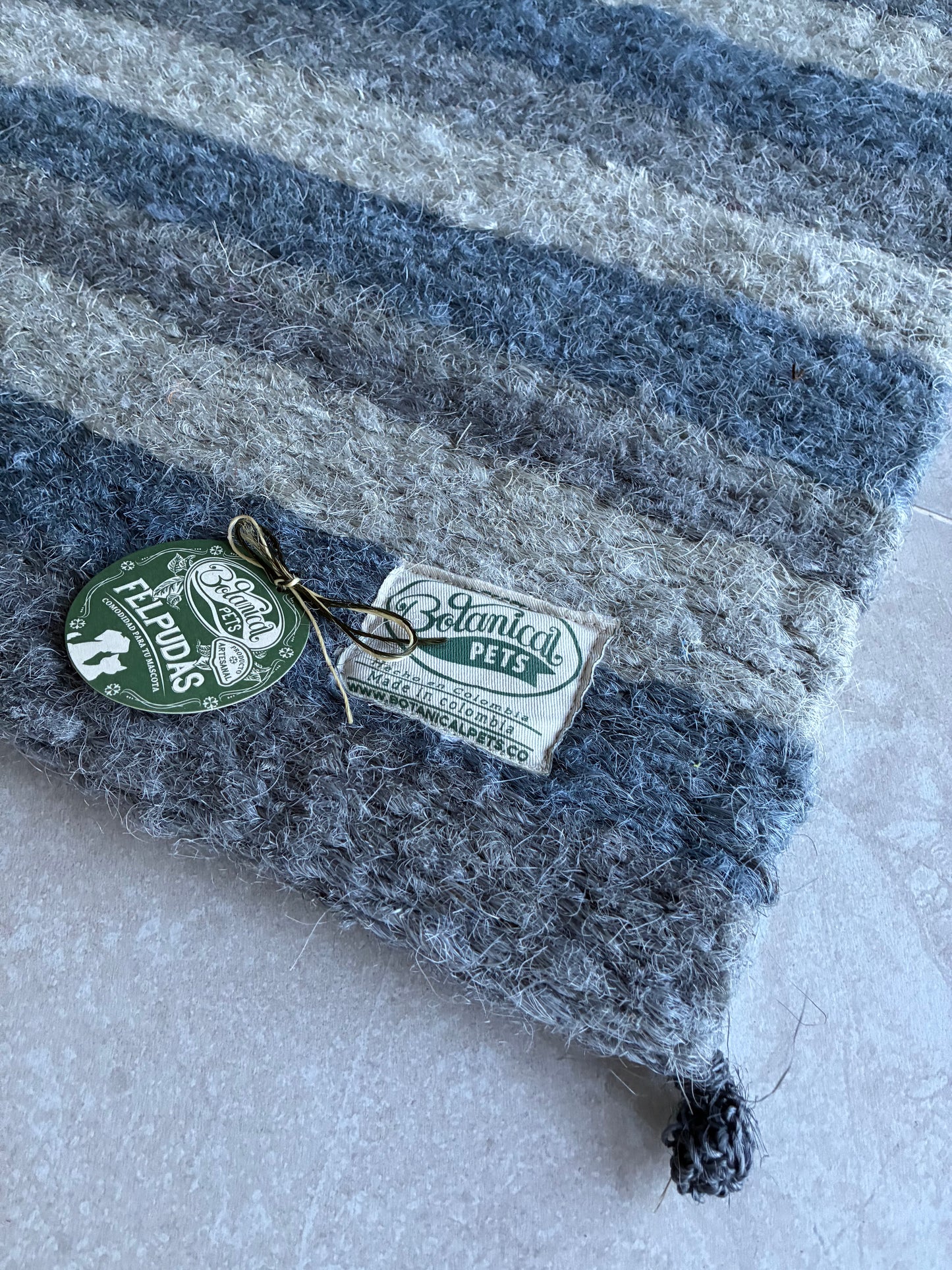 [NUEVA] Felpuda encantadora Nublada pequeña ☁️🩶🤍